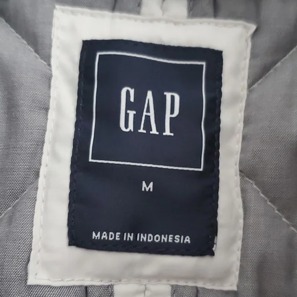 Gap Quilted Puffer Vest Size Medium - Picture 3 of 6